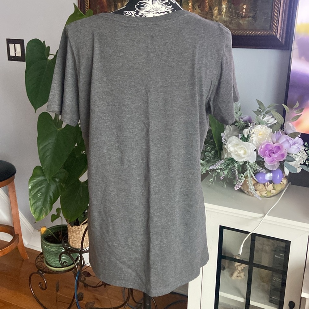 NWOT Nike T-shirt - Picture 2 of 6